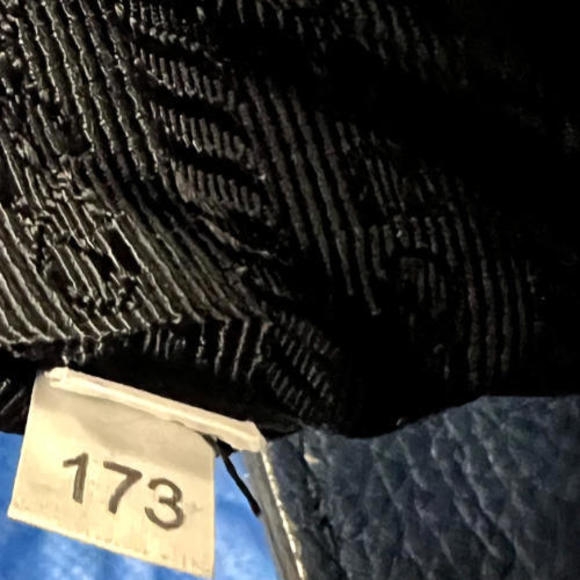 Prada Two-Way Blue Vitello Daino Tote Bag w/ Detachable Strap - Picture 7 of 7